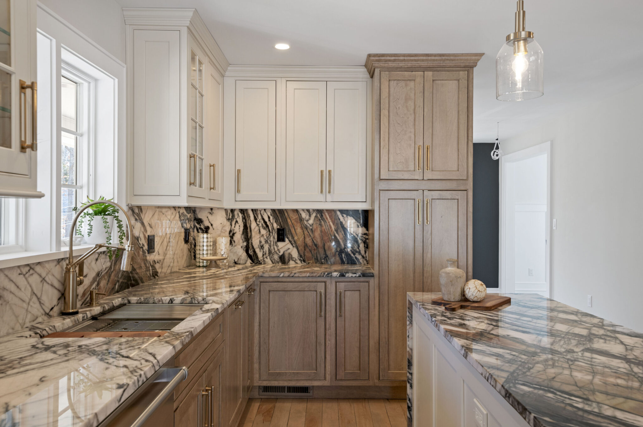 Traditional Transitional Kitchen With Dramatic Natural Stone Detailing Kitchen Remodel by Lakeville Kitchen & Bath project photo