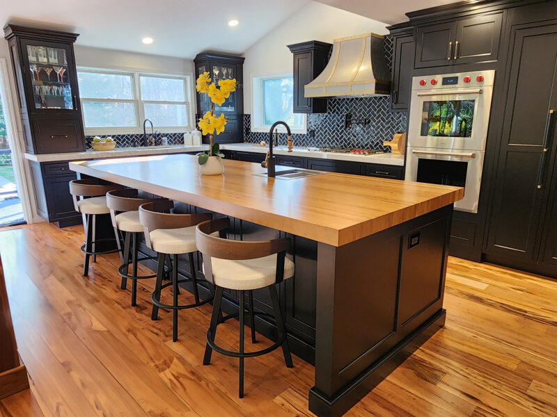 Medallion-Carriage-Black_Kitchen-island