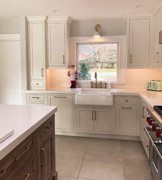 Medallion-Platinum-Bayside-irish-cream-cabinets