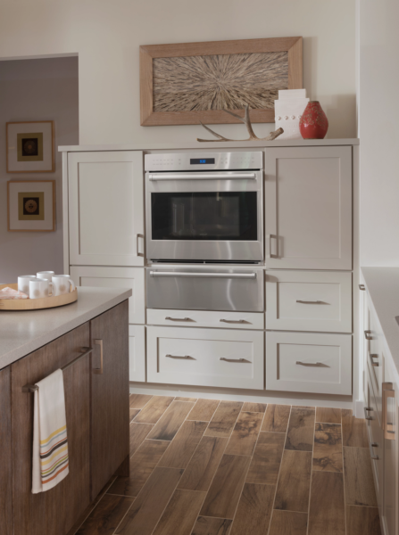 Medallion-gold-modern-kitchen-mission-ddor-style