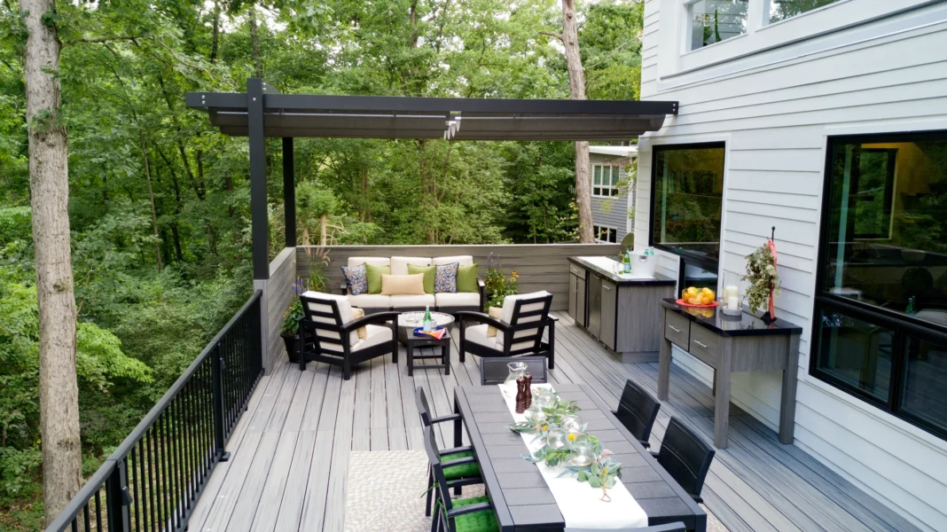 Naturekast-backyard-deck-outdoor-kitchen-contempo-matte-black-fossil-grey