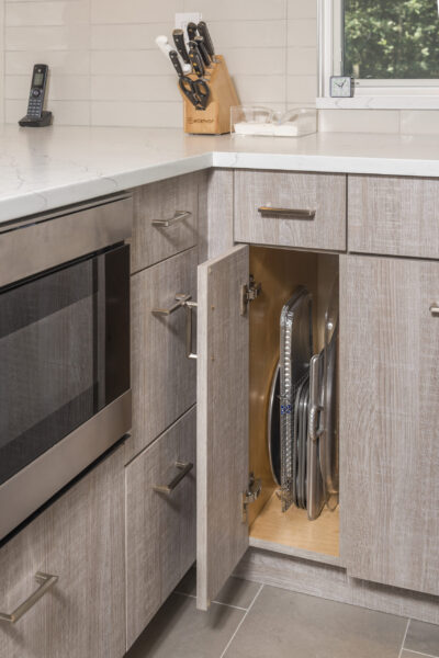 sleek-storage-tray-storage
