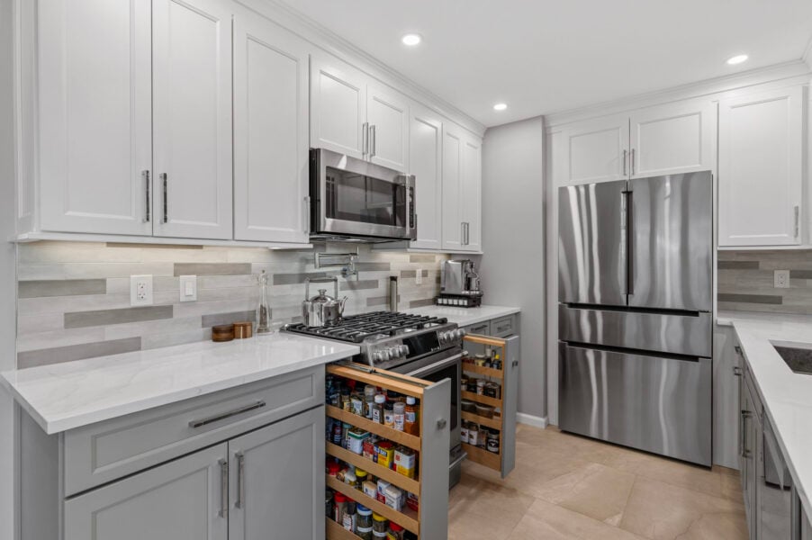 small-kitchen-spice-racks