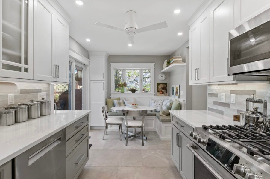 small-kitchen-u-shape