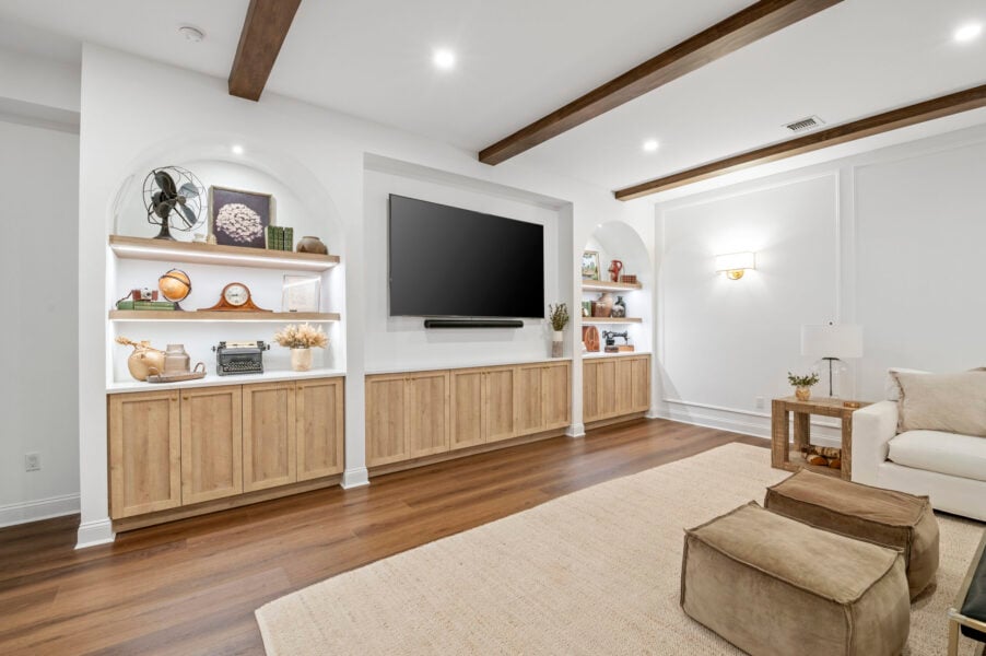 sophisticated-lounge-side